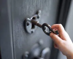 City Locksmith Store Houston, TX 713-357-0748 - 14-Unlock-Door